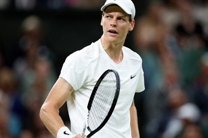 Sinner a dû batailler durant 3h42' face à Berrettini au 2e tour à Wimbledon © KEYSTONE/EPA/ADAM VAUGHAN